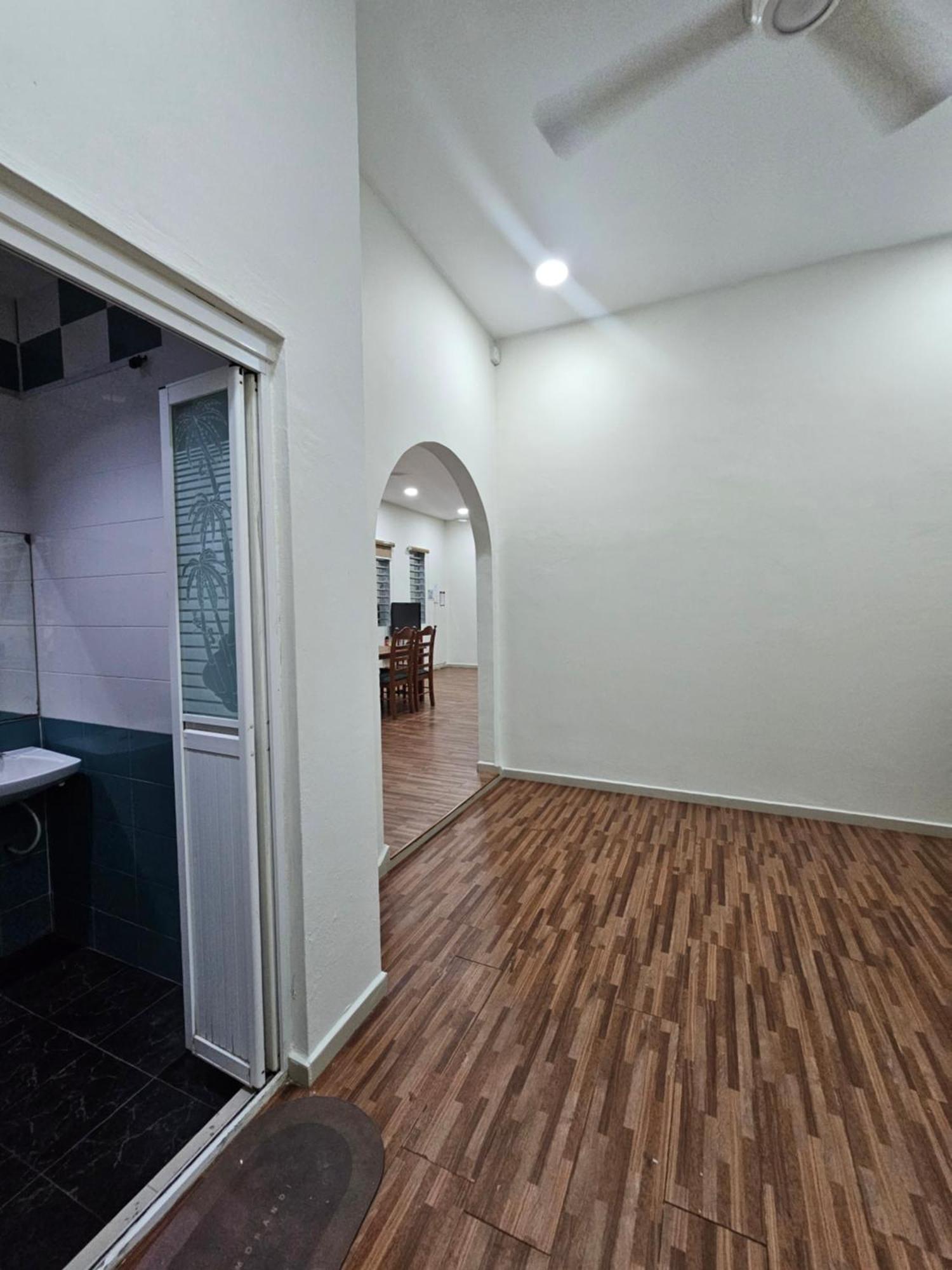 Warni 197 Whole Or Homestay