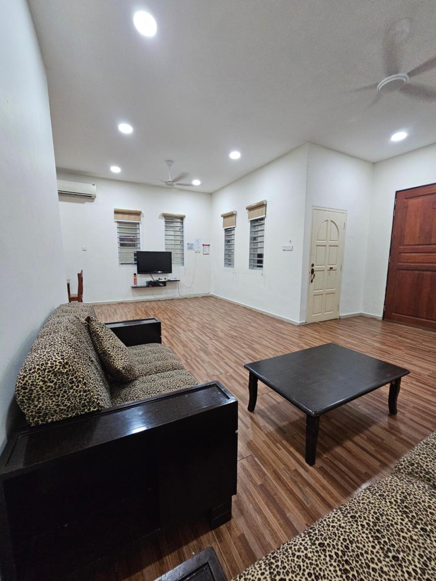 Warni 197 Whole Or Homestay *