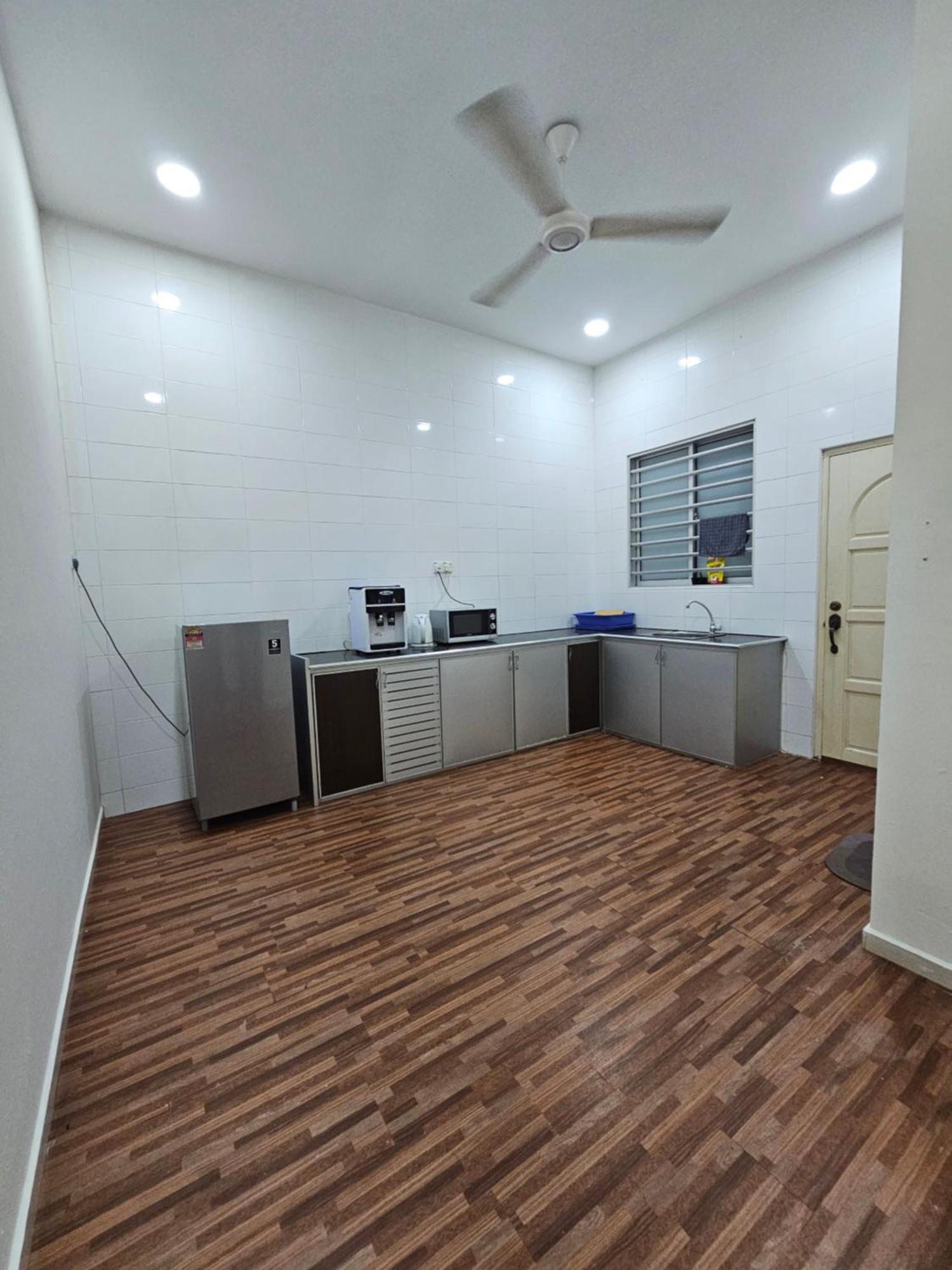 Warni 197 Whole Or Homestay