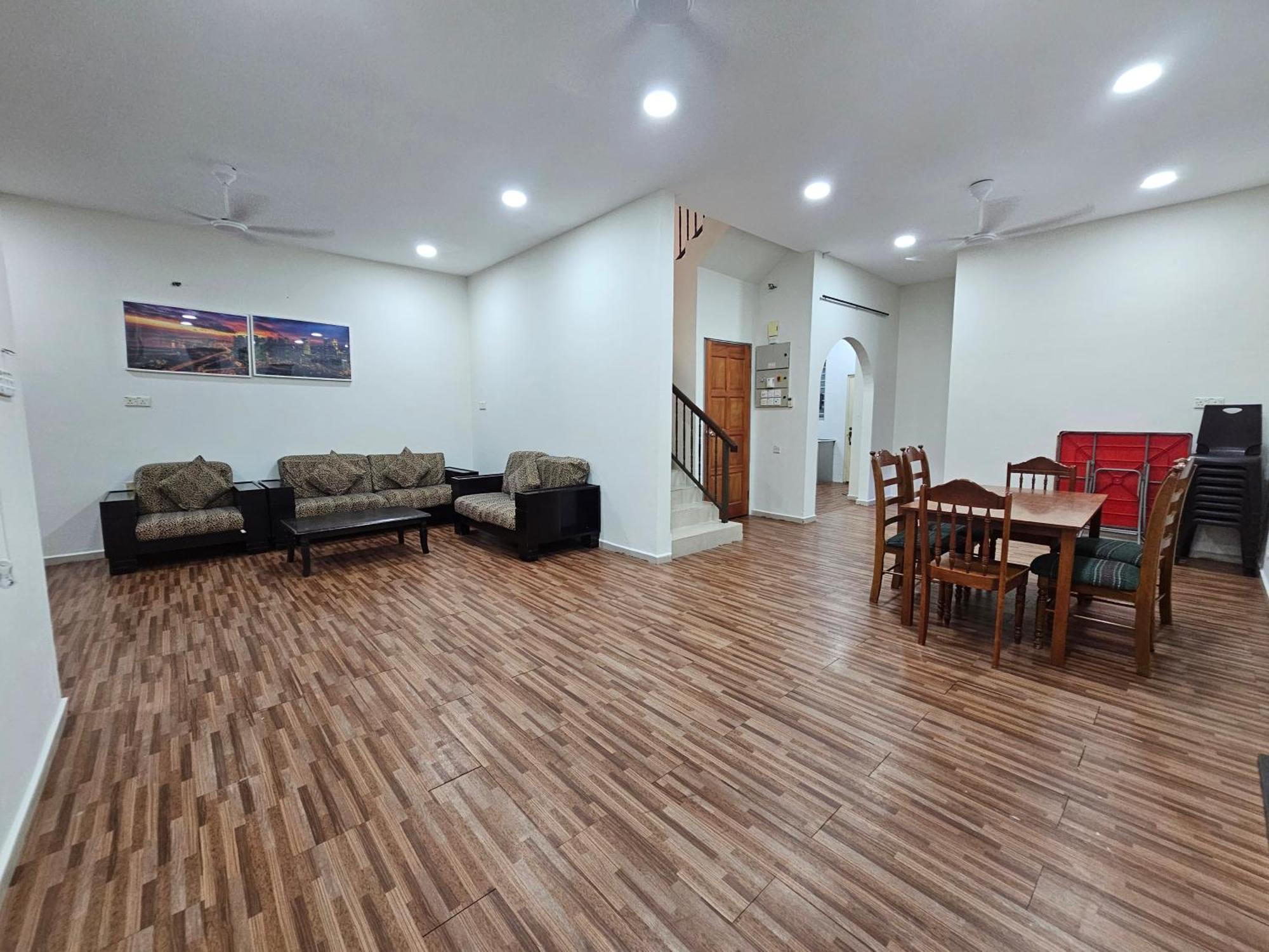 Warni 197 Whole Or Homestay *